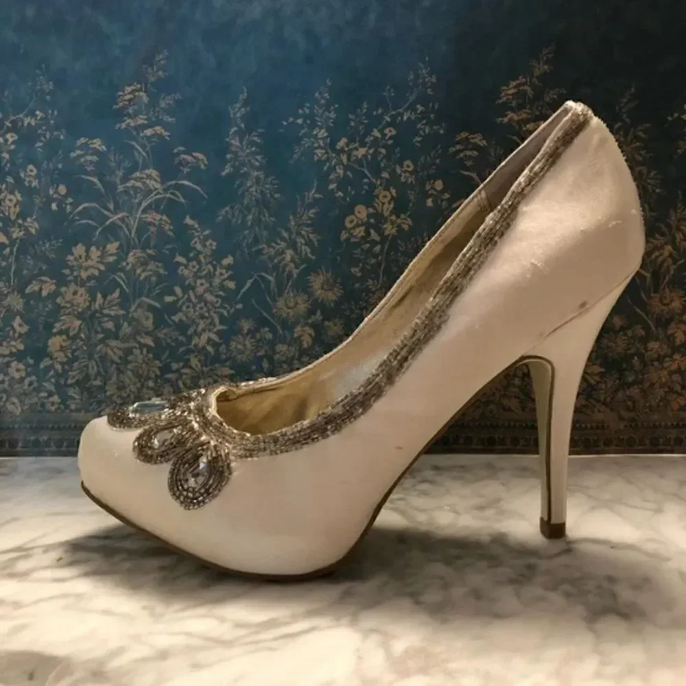 DSW x Disney Beaded Satin Cinderella Pumps Size 8.5